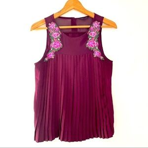 AEO American Eagle Outfitters Accordion Pleat Sleeveless Maroon Medium Floral